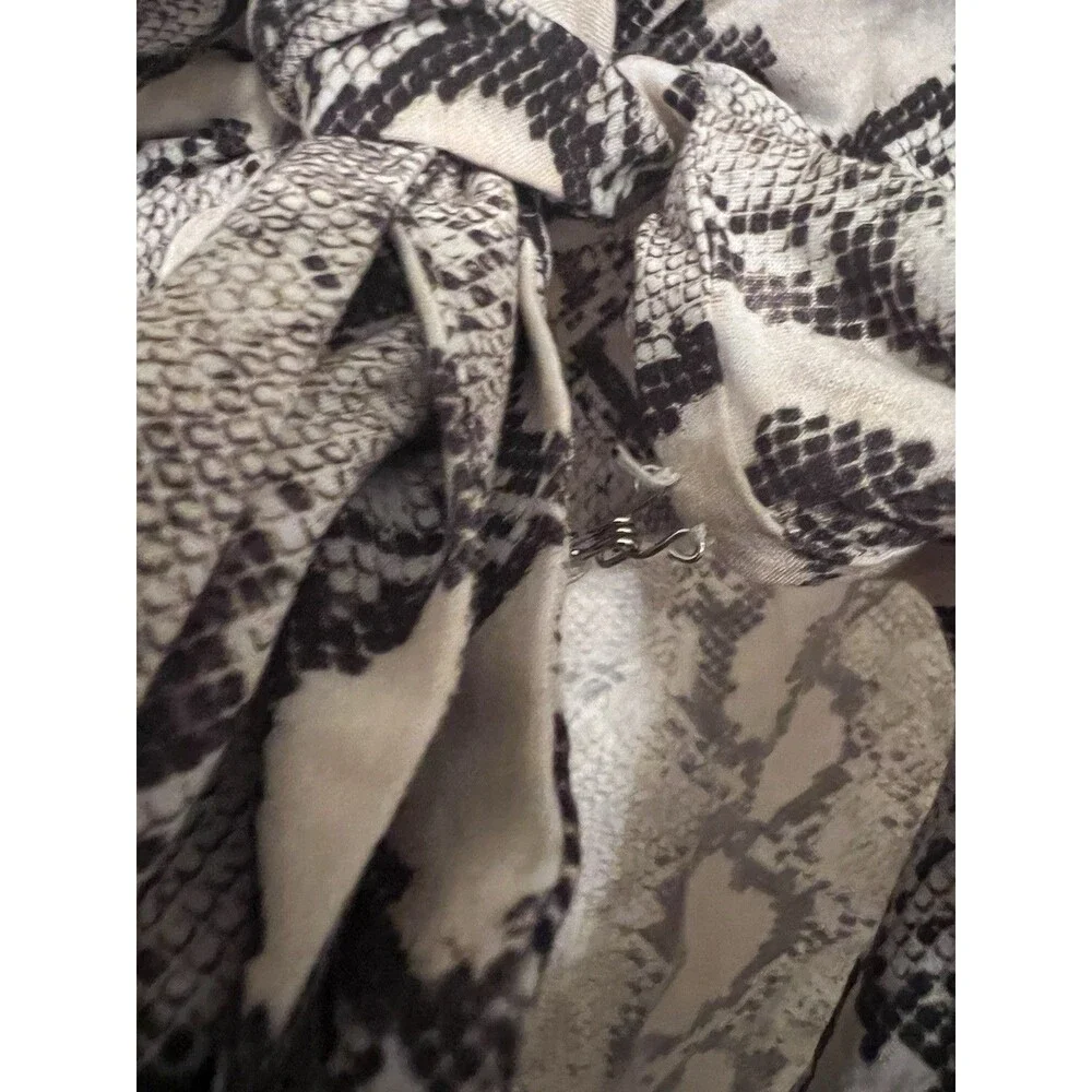 ViX by Paula Hermanny Women  Wrap Skirt Size‎ Large Cover Up Snake Print